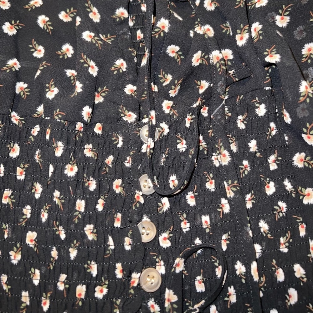 Princess Polly Black Floral Smocked Puff Sleeve Crop Top Blouse Size 0